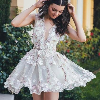 A-line V-neck Short Mini Tulle Short Prom Dress..